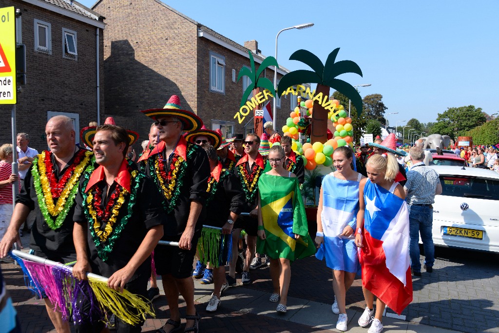 ../Images/Zomercarnaval Noordwijkerhout 019.jpg